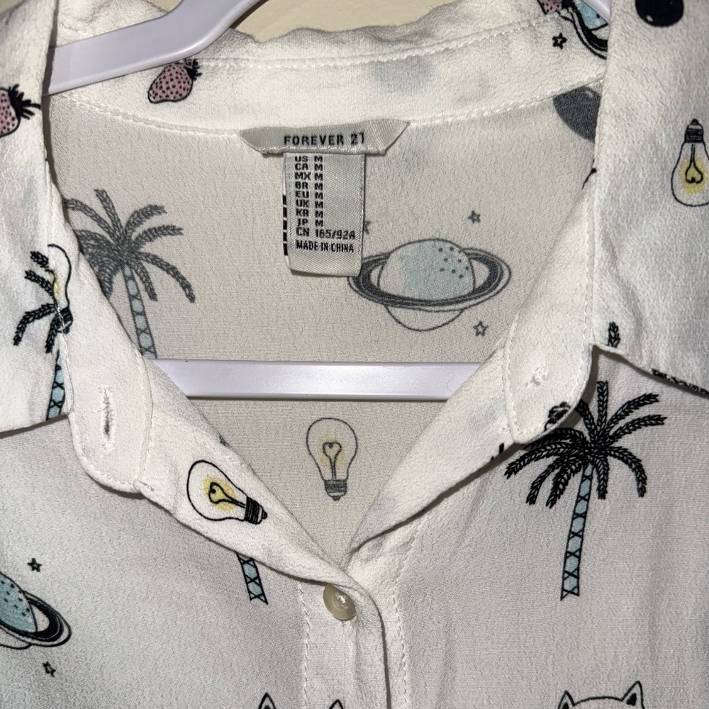 Forever 21 White Graphic blouse - Picture 2 of 4
